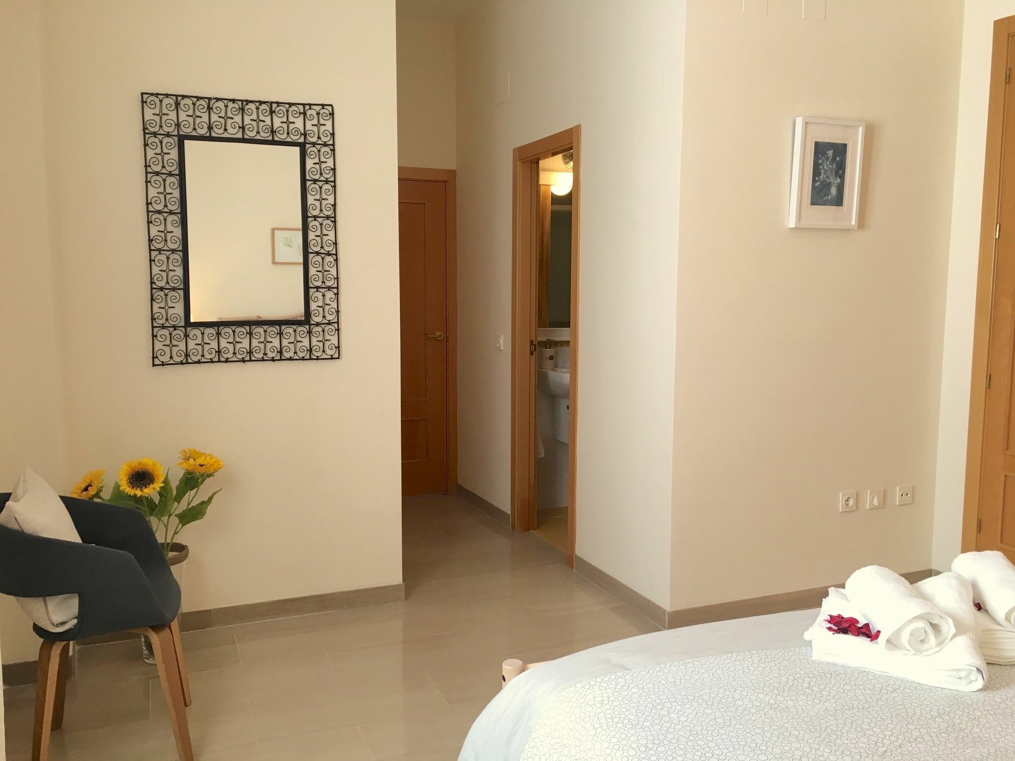 Teodosio Apartment Free Parking & Central Ac Севилья Экстерьер фото